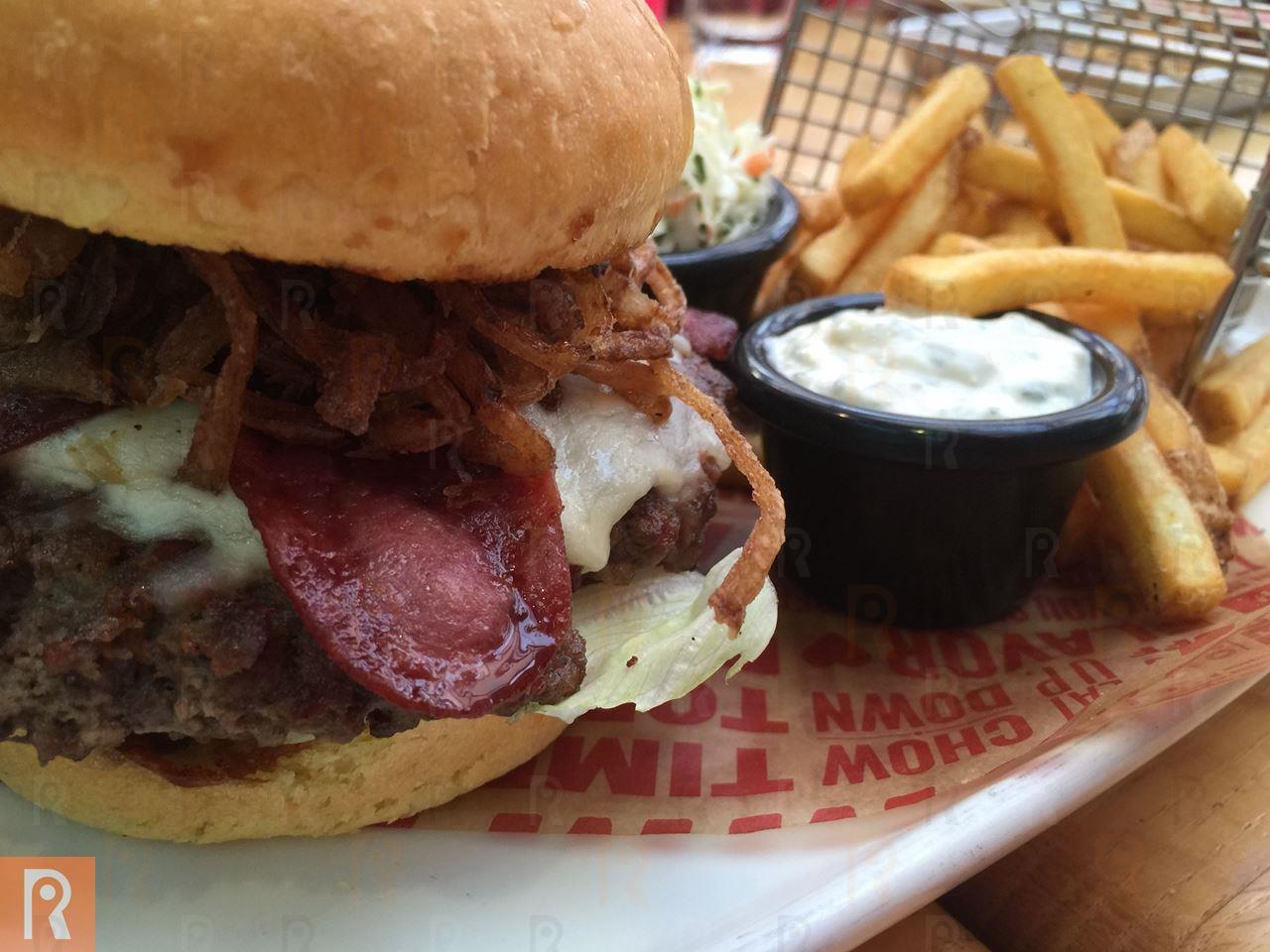 Lunch at Apple Bees Avenues Branch