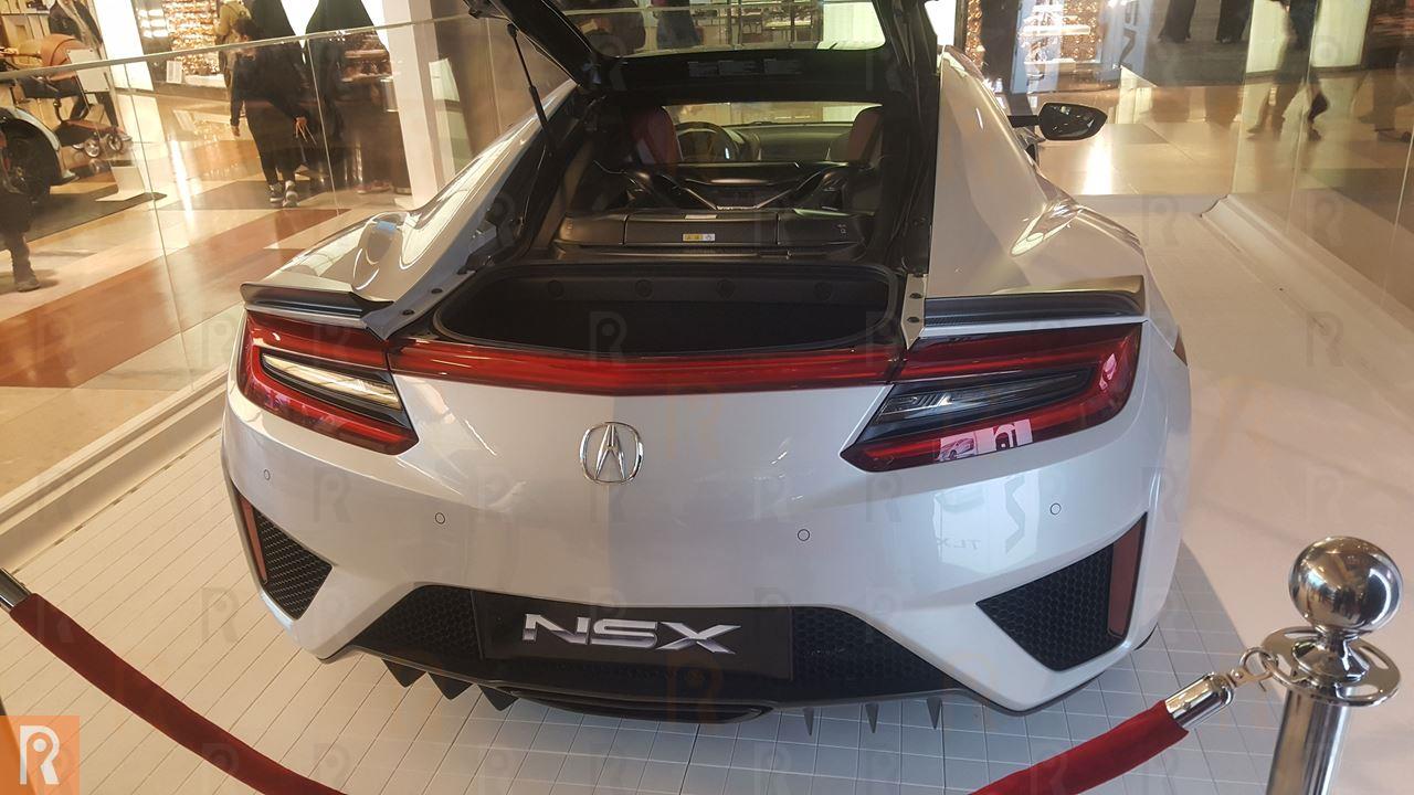 أكورا NSX المميزة