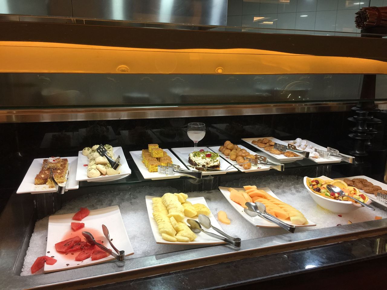 Al Diwan Restaurant Buffet in Holiday Inn Salmiya