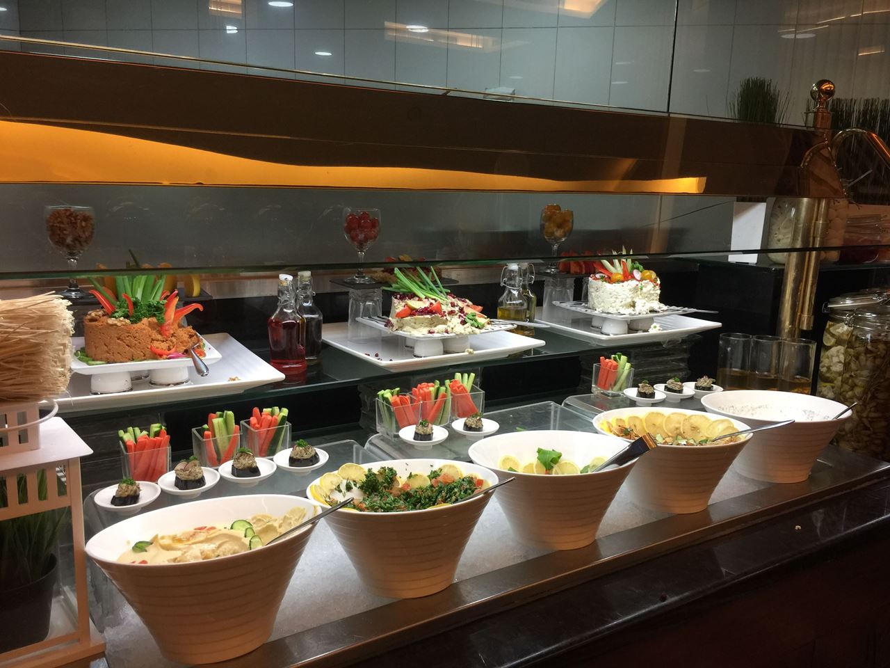 Al Diwan Restaurant Buffet in Holiday Inn Salmiya