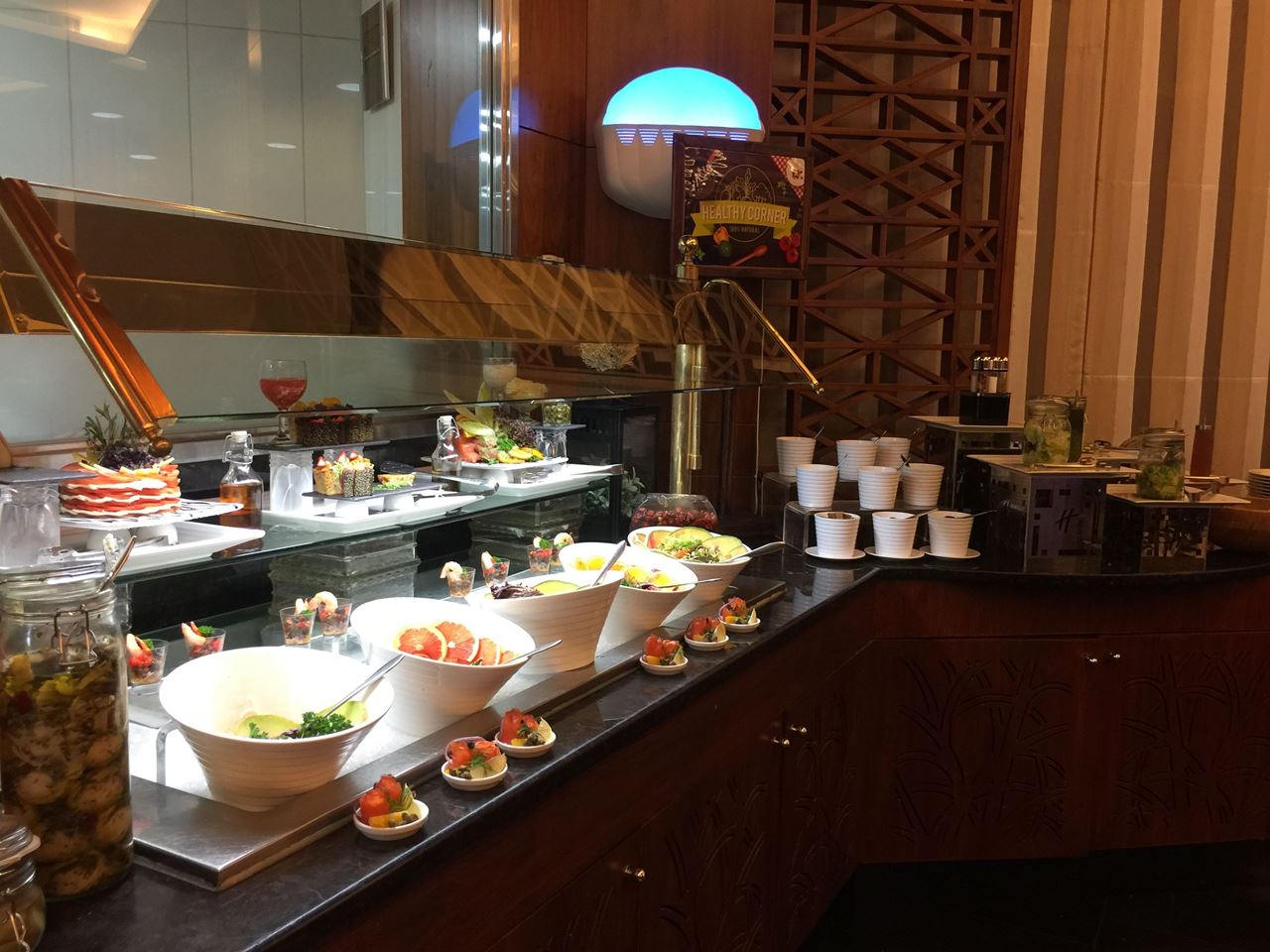 Al Diwan Restaurant Buffet in Holiday Inn Salmiya