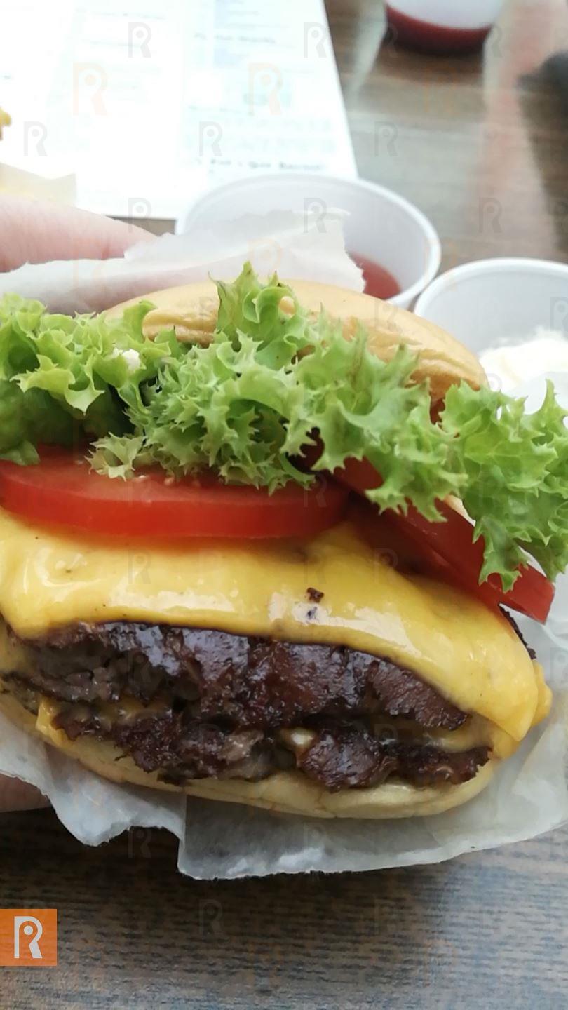 Great Burger at Shake Shack Restaurant in The Avenues