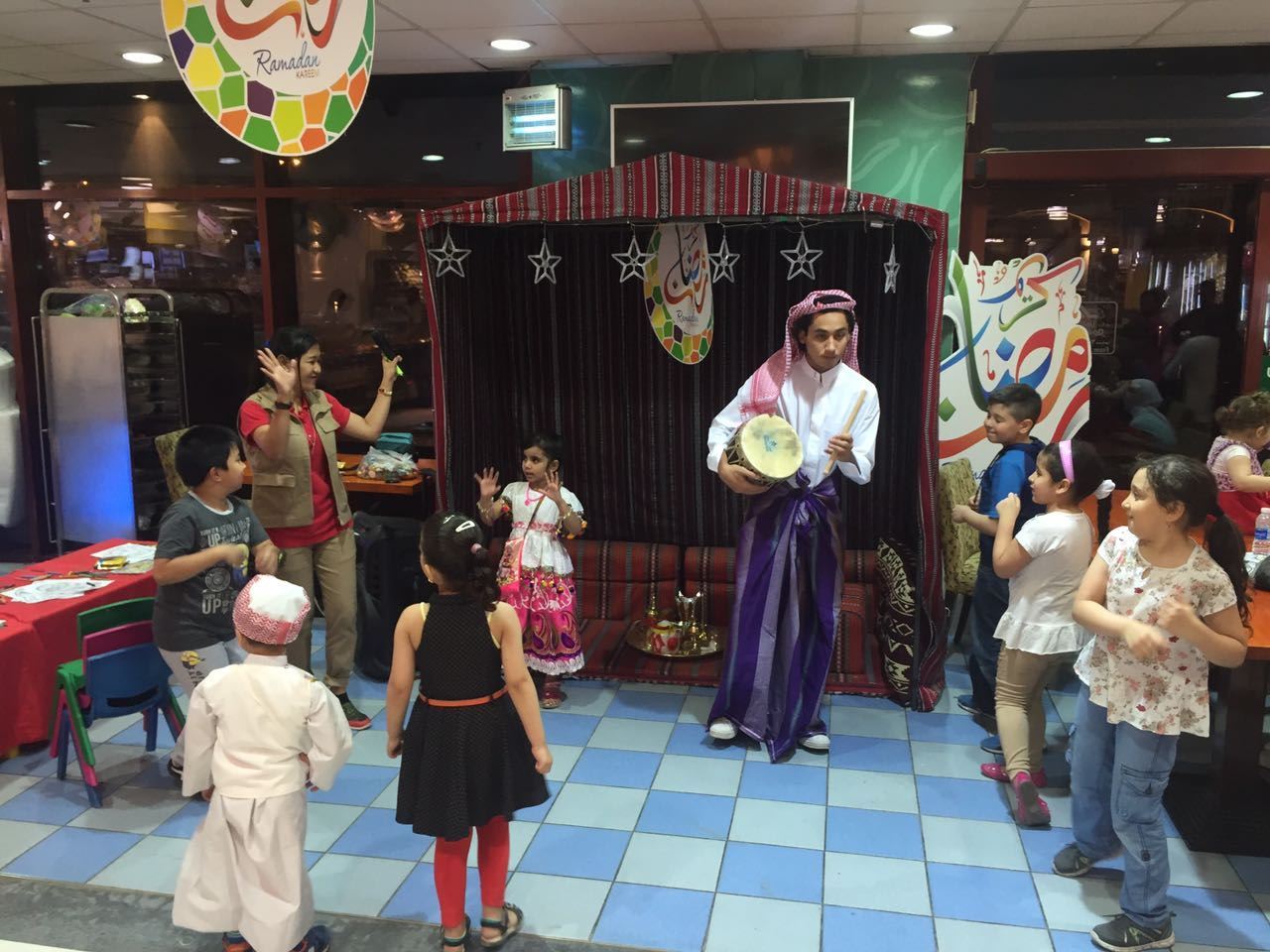مركز سلطان يحتفل بال  "قرقيعان" في عدد من  فروعه