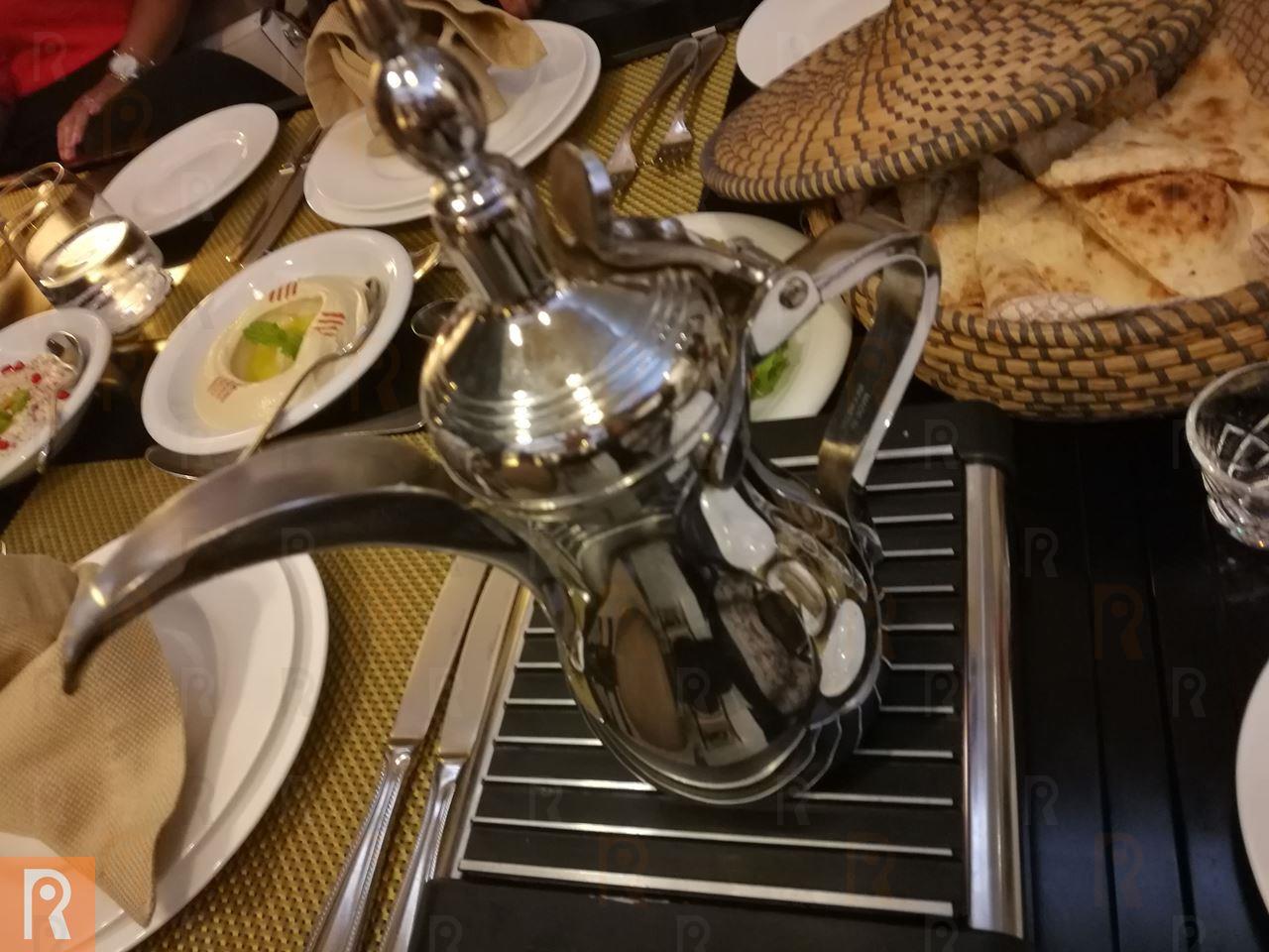 عشاء كويتي في مطعم الروشنة في فندق سفير الفنطاس