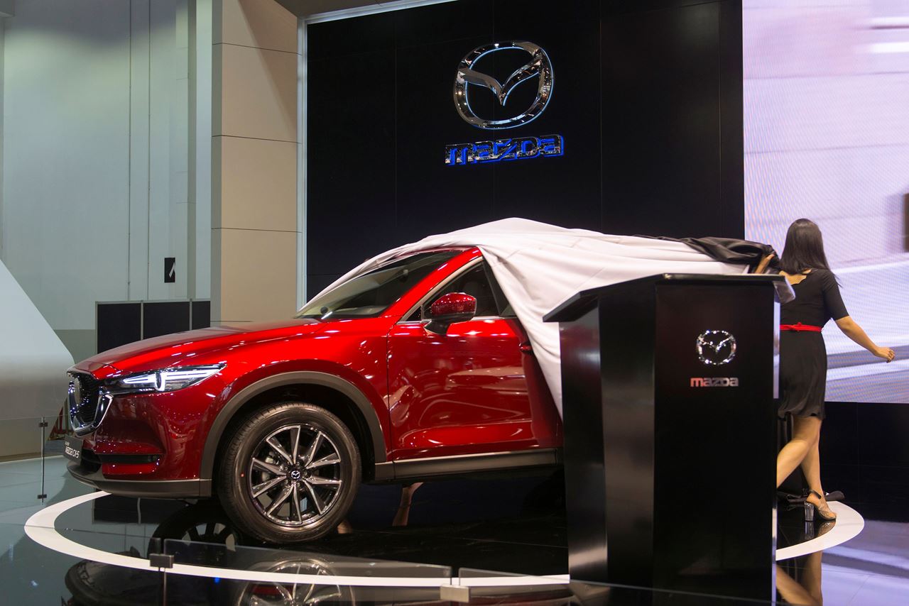 Showing Mazda CX-5