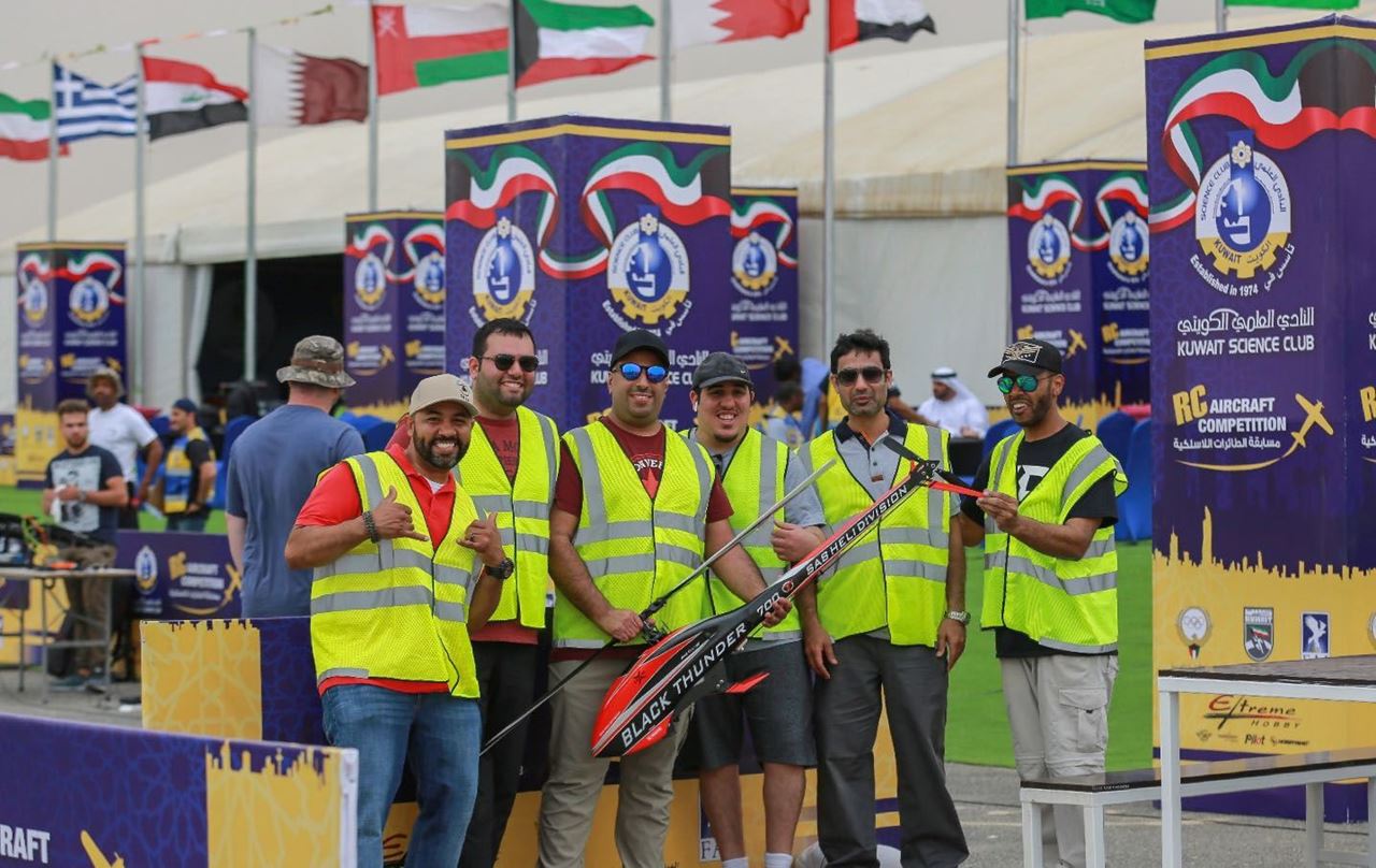 مجموعة من المتسابقين الكويتيين المشاركين