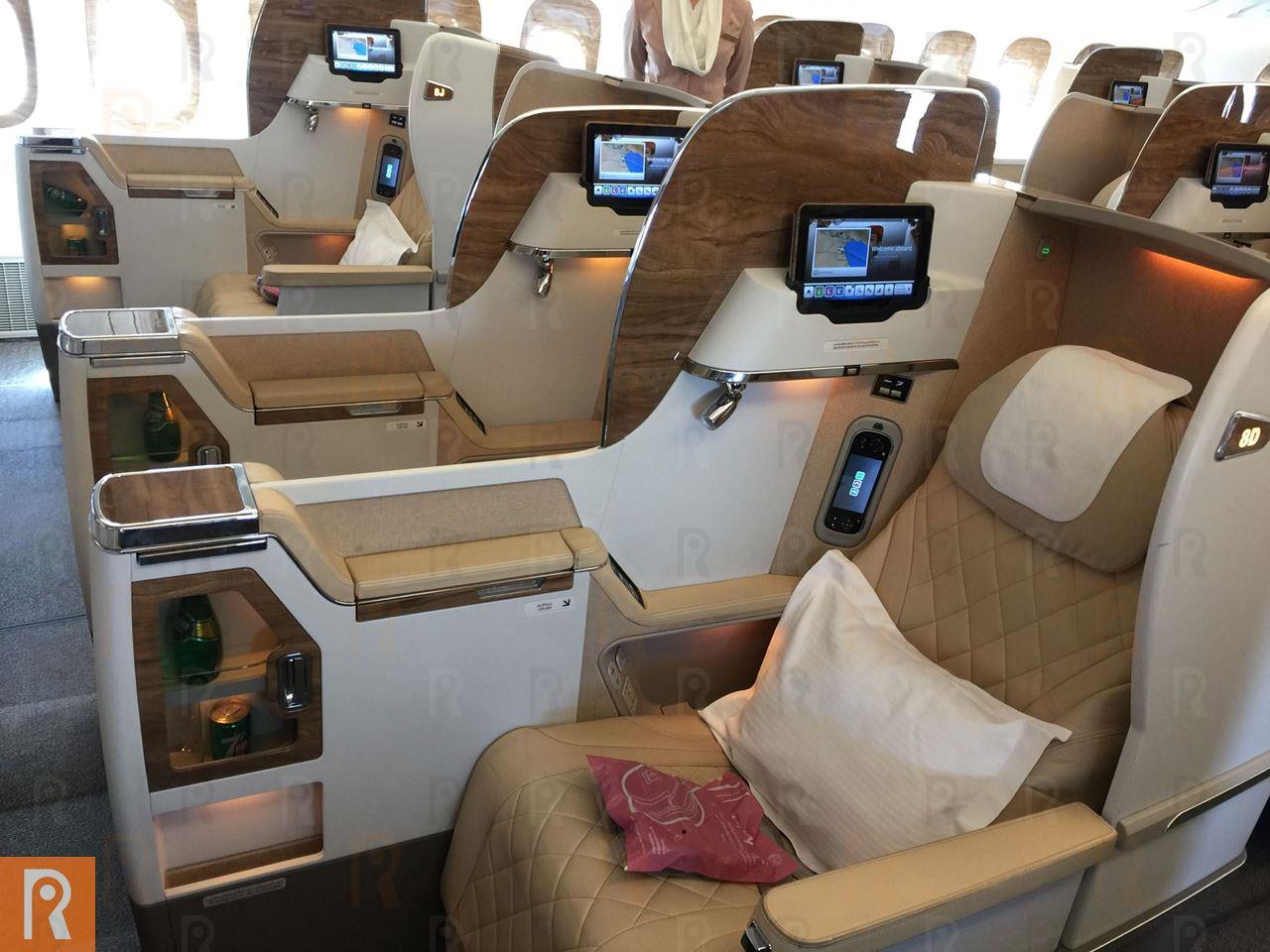 طيران الإمارات تعرض منتجات البوينج 777 الجديدة في الكويت
