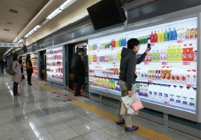 The Koreans new amazing way of Shopping!