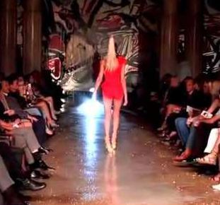What happens when a model looses control on Catwalk?