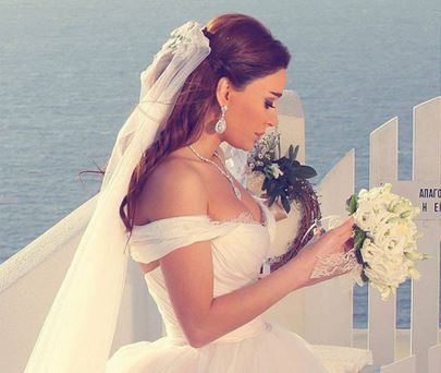 "حبايبي" كليب جديد أكثر من رائع للنجمة اللبنانية سيرين عبدالنور