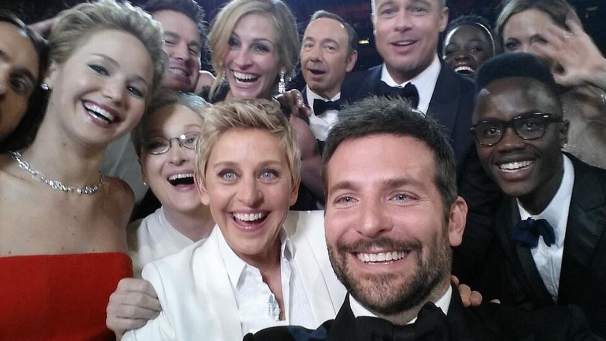 ال"Selfie" اشهر صورة في حفل اوسكار العام 2014