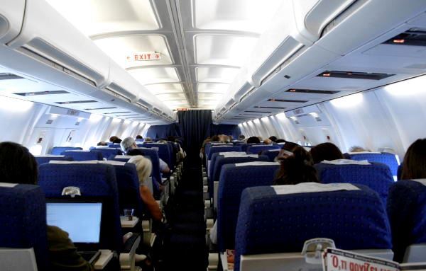 هل صحيح ان الهواء في الطائرة مليء بالجراثيم؟