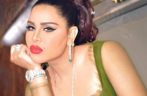 بالصور ... الفنانة احلام باطلالة ملكية مميزة