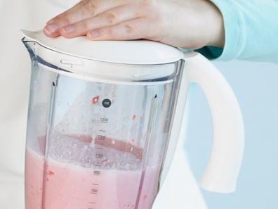 Here is the right way to wash your blender