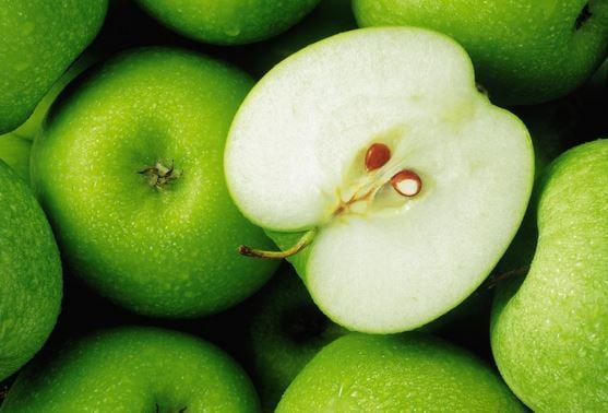 Discover the relation between apples and your eyes health