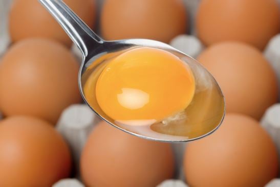 هل صفار البيض مضر بالصحة حقا؟