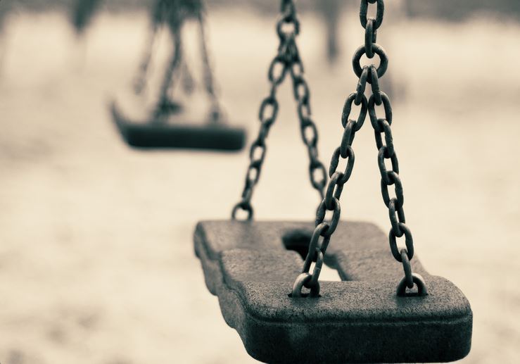 طفولتي ... هل تسمعينني؟