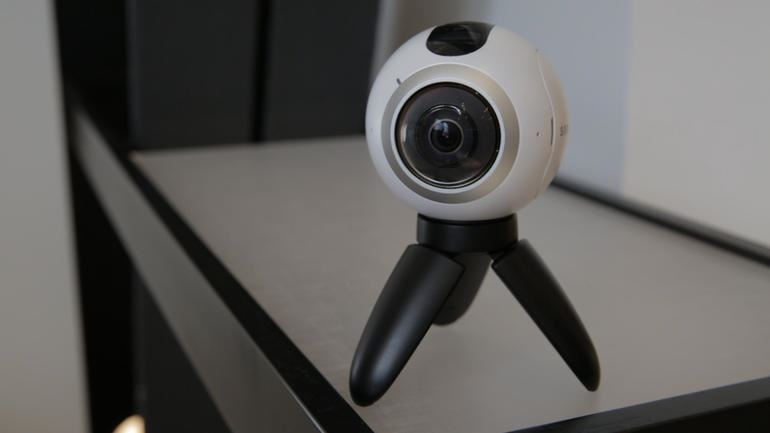 Samsung Gear 360 Spherical VR Camera Features