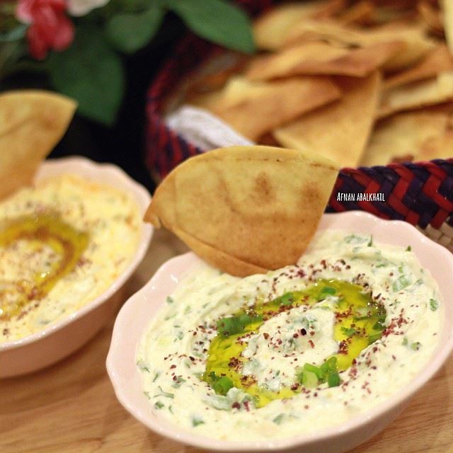 Hummus with Labneh dipping recipe