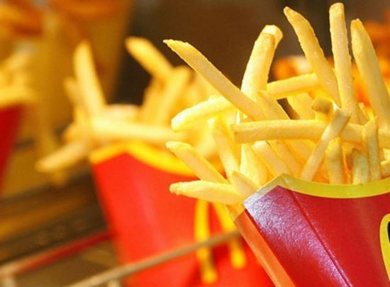 السعرات الحرارية الموجودة في البطاطس المقلية في مطعم ماكدونالدز
