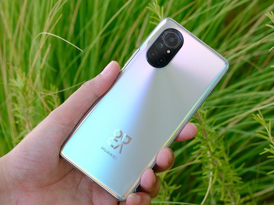 Trying to figure out everything about your new HUAWEI nova 8? Here are all the questions answered you might have about this most stunning camera phone!