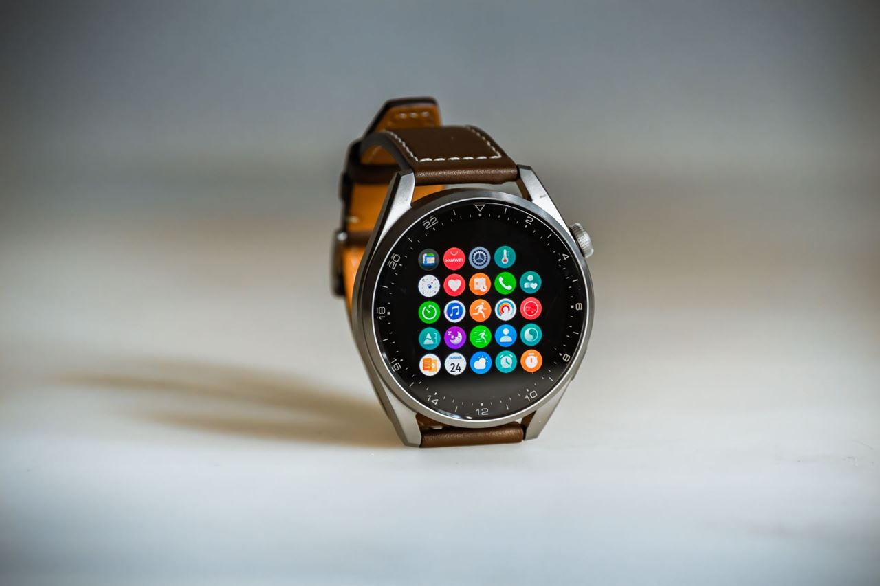 ابقَ على اتصال طوال اليوم مع ساعة HUAWEI WATCH 3 Pro