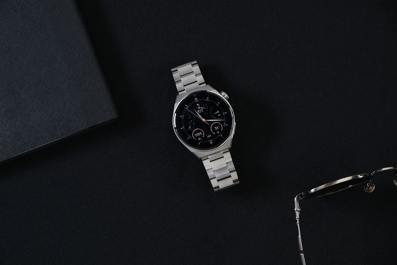 The new HUAWEI WATCH GT 3 Pro depicted
