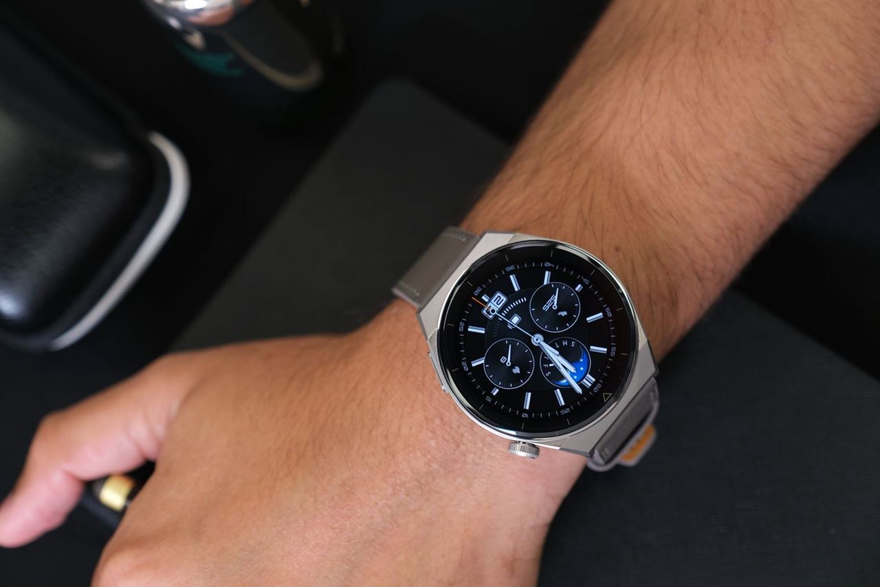 The new HUAWEI WATCH GT 3 Pro depicted