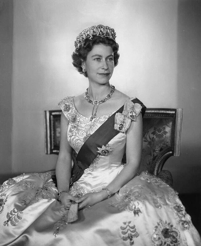 العالم يودع الملكة إليزابيث الثانية التي تولت العرش لأطول فترة في تاريخ المملكة المتحدة