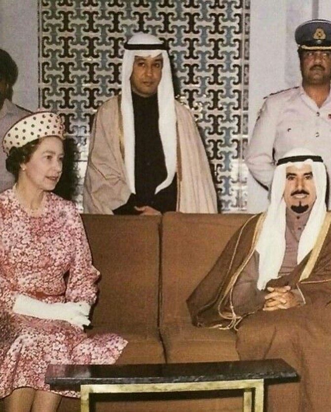 صور تاريخية للملكة ايليزابيث الثانية في أول زيارة لها لدولة الكويت عام 1979