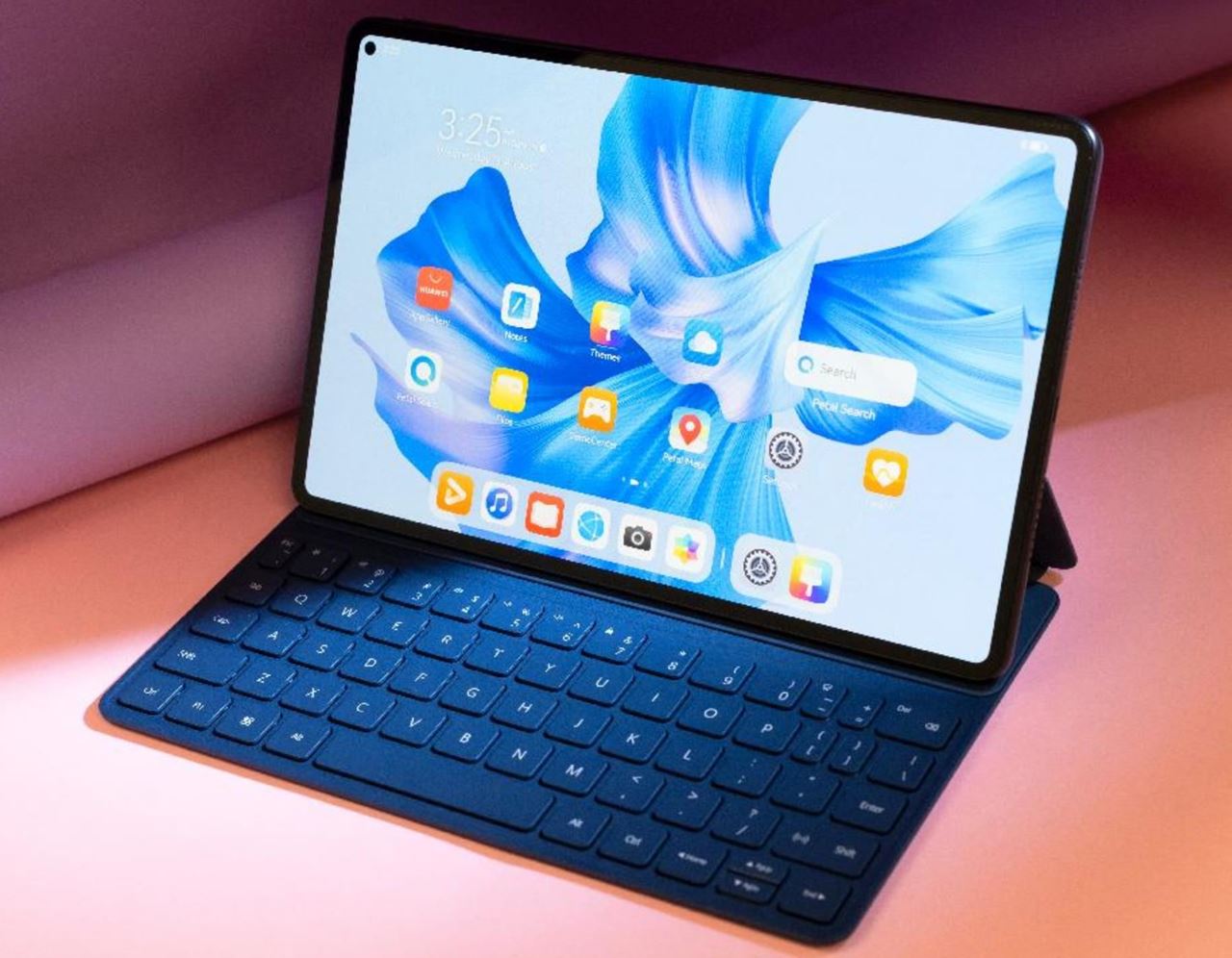 معركة الأجهزة اللوحية الرائدة لعام 2022: جهاز HUAWEI MatePad Pro ضد جهاز Apple iPad Pro 11 ضد جهاز Samsung Galaxy Tab S8