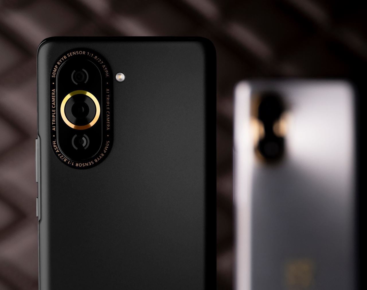 With many industry-firsts, the nova 10 Pro’s front camera takes your selfies to new levels