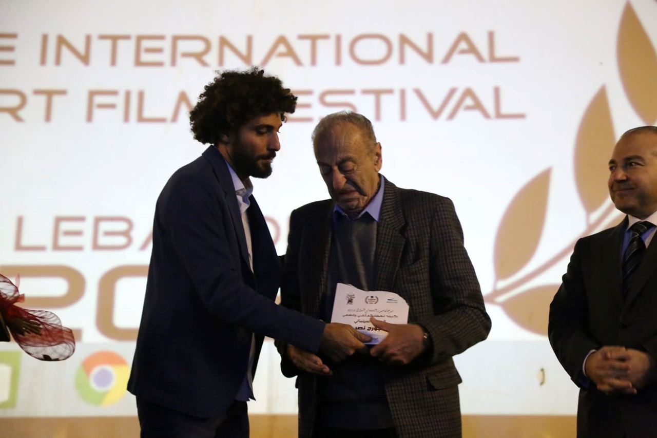 إسطنبولي مكرماً جورج نصر في مهرجان صور السينمائي عام 2015