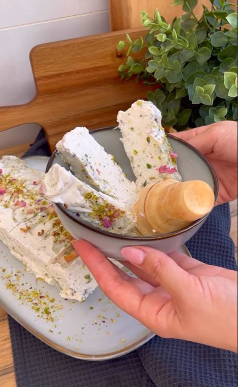 How to prepare Pistachio Ice Cream at Home