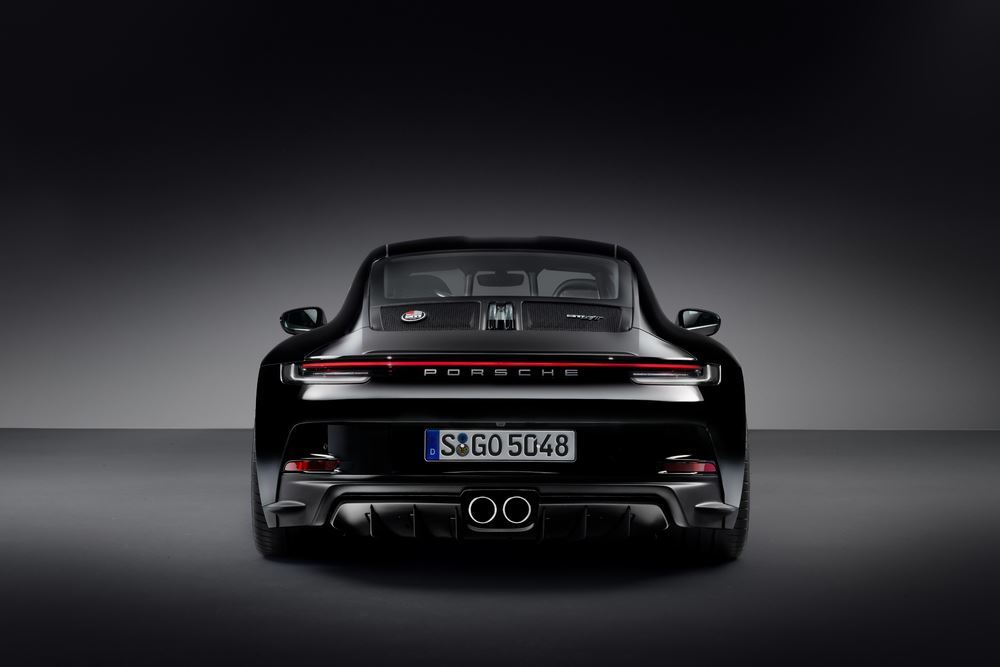 The new Porsche 911 S/T: purist special-edition model marks 60th anniversary of the 911