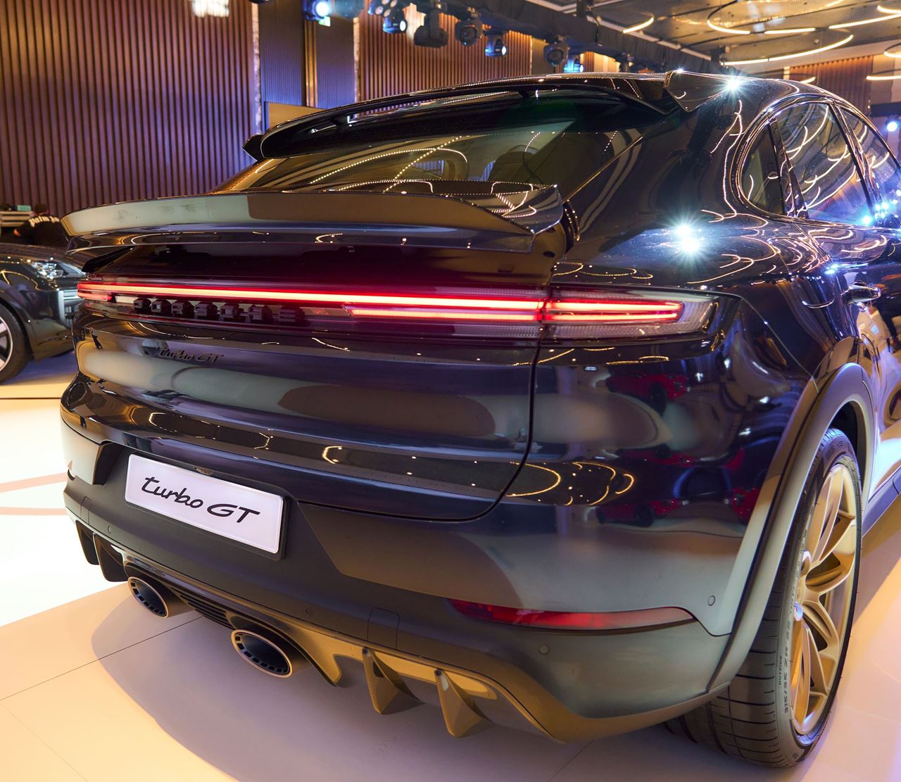 Porsche Centre Kuwait Unveils the new Cayenne