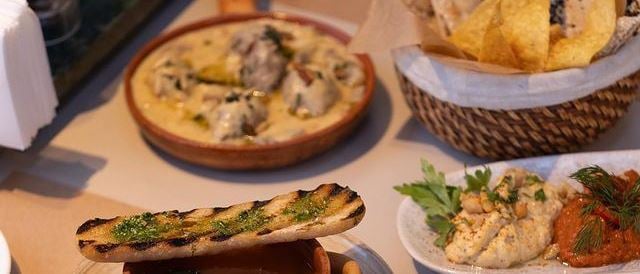 صورة الغلاف لـ مطعم بيكر اند سبايس - فرع الري (الافنيوز) - الكويت